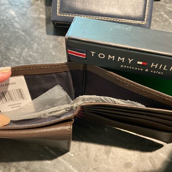 Tommy Hilfiger wallet and Card Vallet - Brand New - Picture 4 of 4